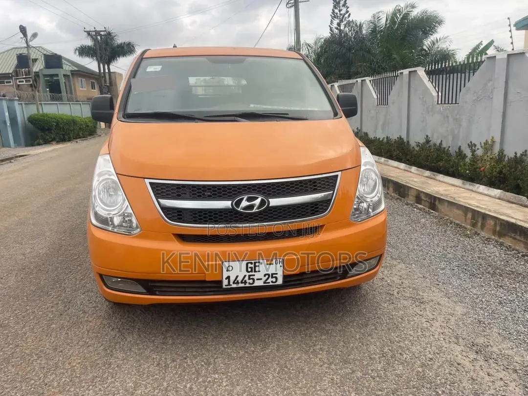 Hyundai Starex 2014 Yellow