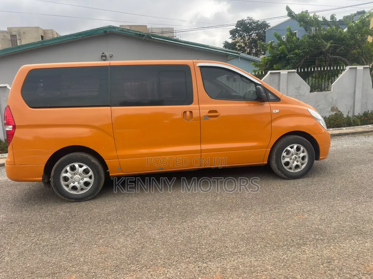 Hyundai Starex 2014 Yellow