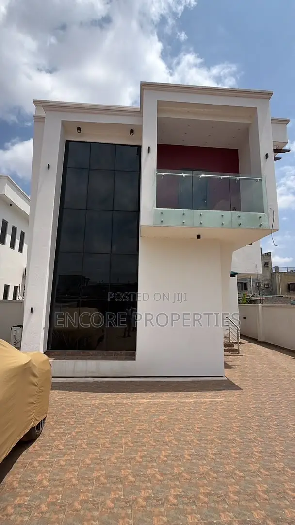 4bdrm House in Oyarifa for sale