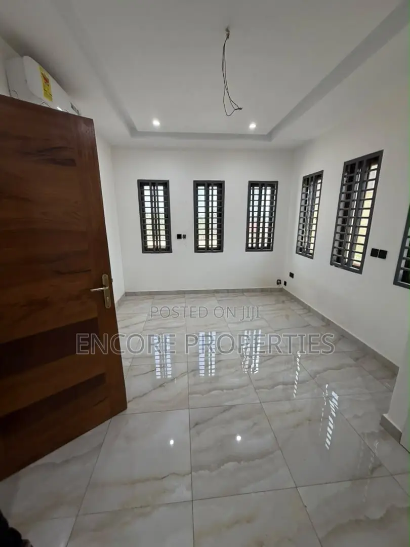 4bdrm House in Oyarifa for sale