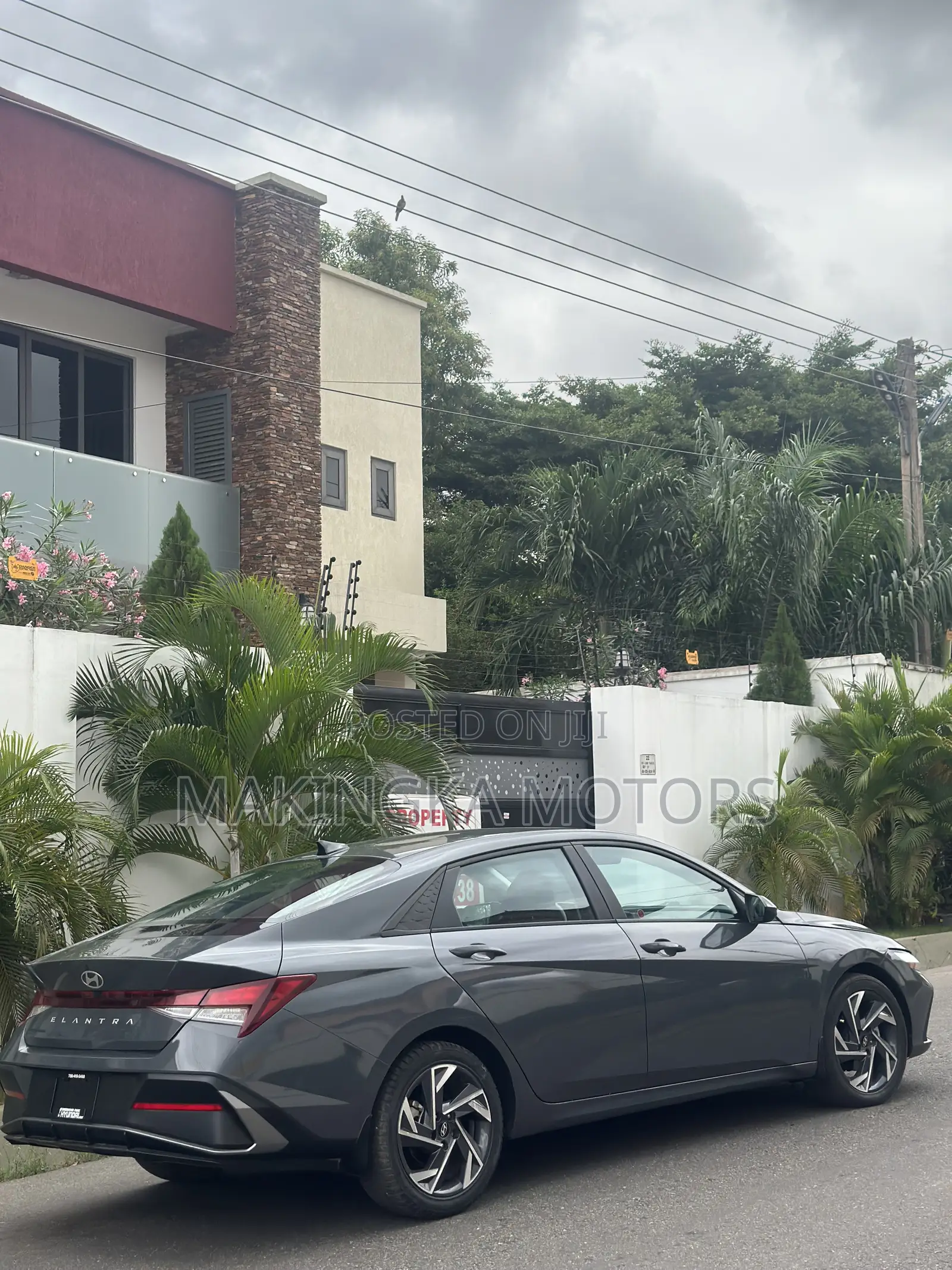 Hyundai Elantra Limited 2024 Gray