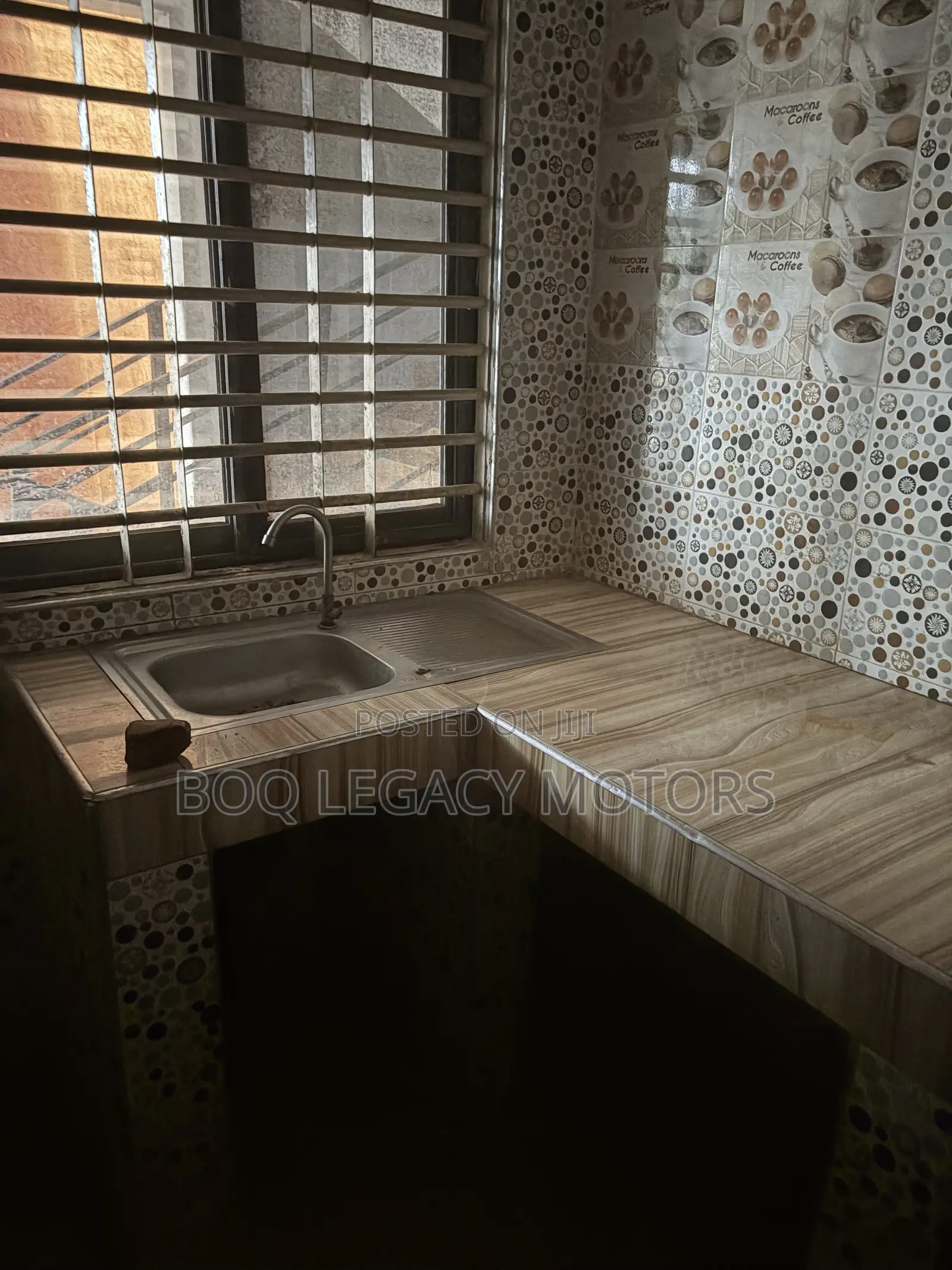 2bdrm Block of Flats in Polyclinic for rent