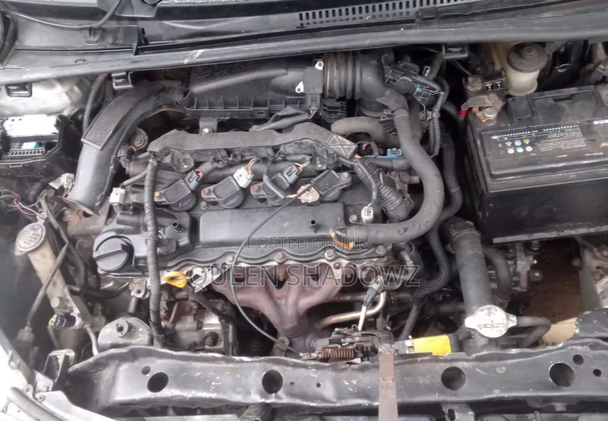 Toyota Vitz 2012 Gray