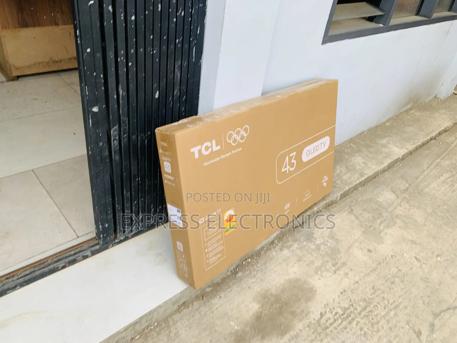 TCL 43" Full HD Smart QLED Direct LED Android Smart HDR