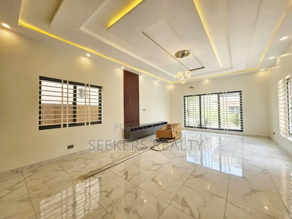 12bdrm House in Seekers Realty, US Embassy Area for sale