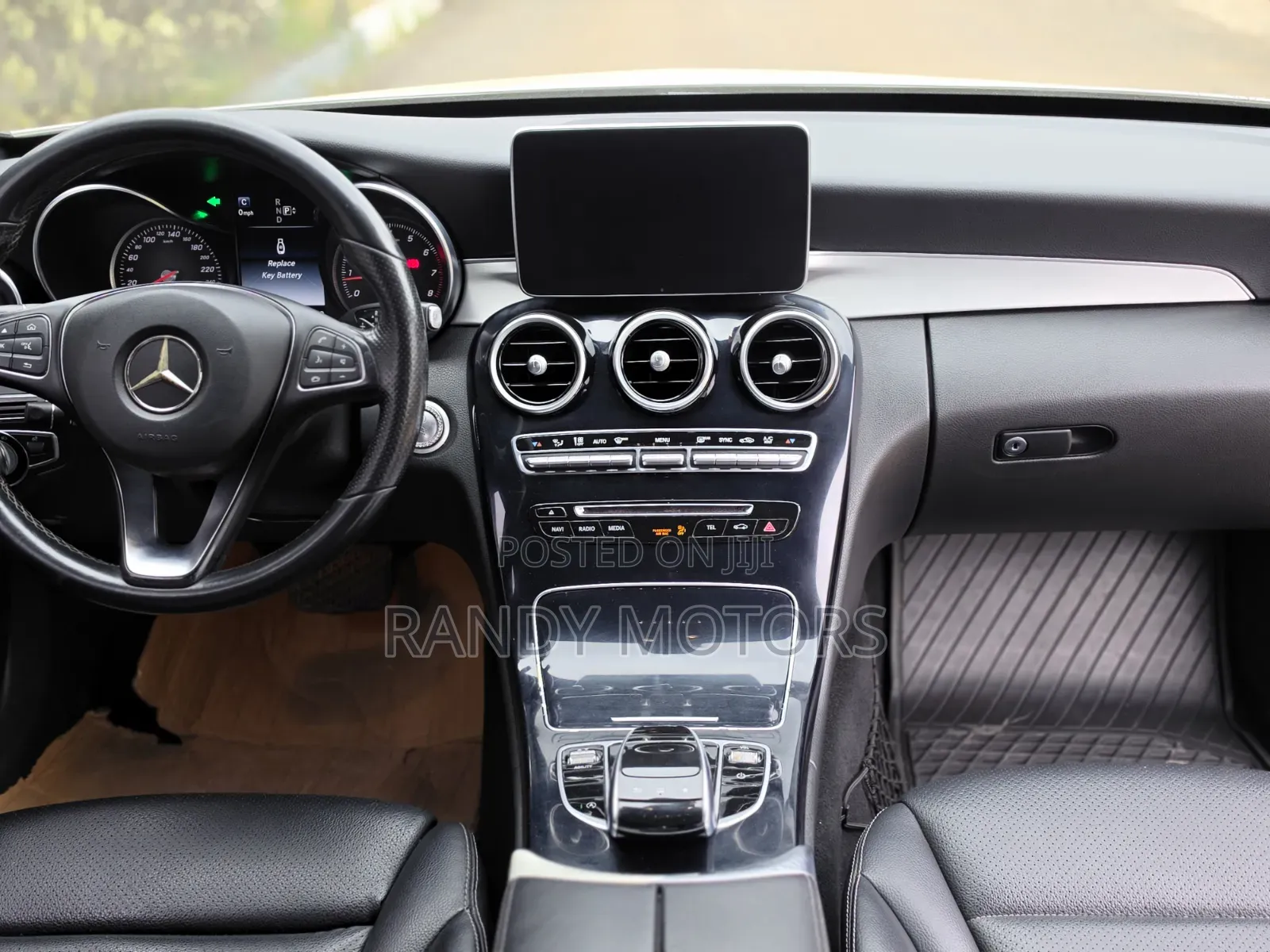 Mercedes-Benz C300 Luxury 4dr RWD Sedan (2.0L 4cyl 7A) 2015 White