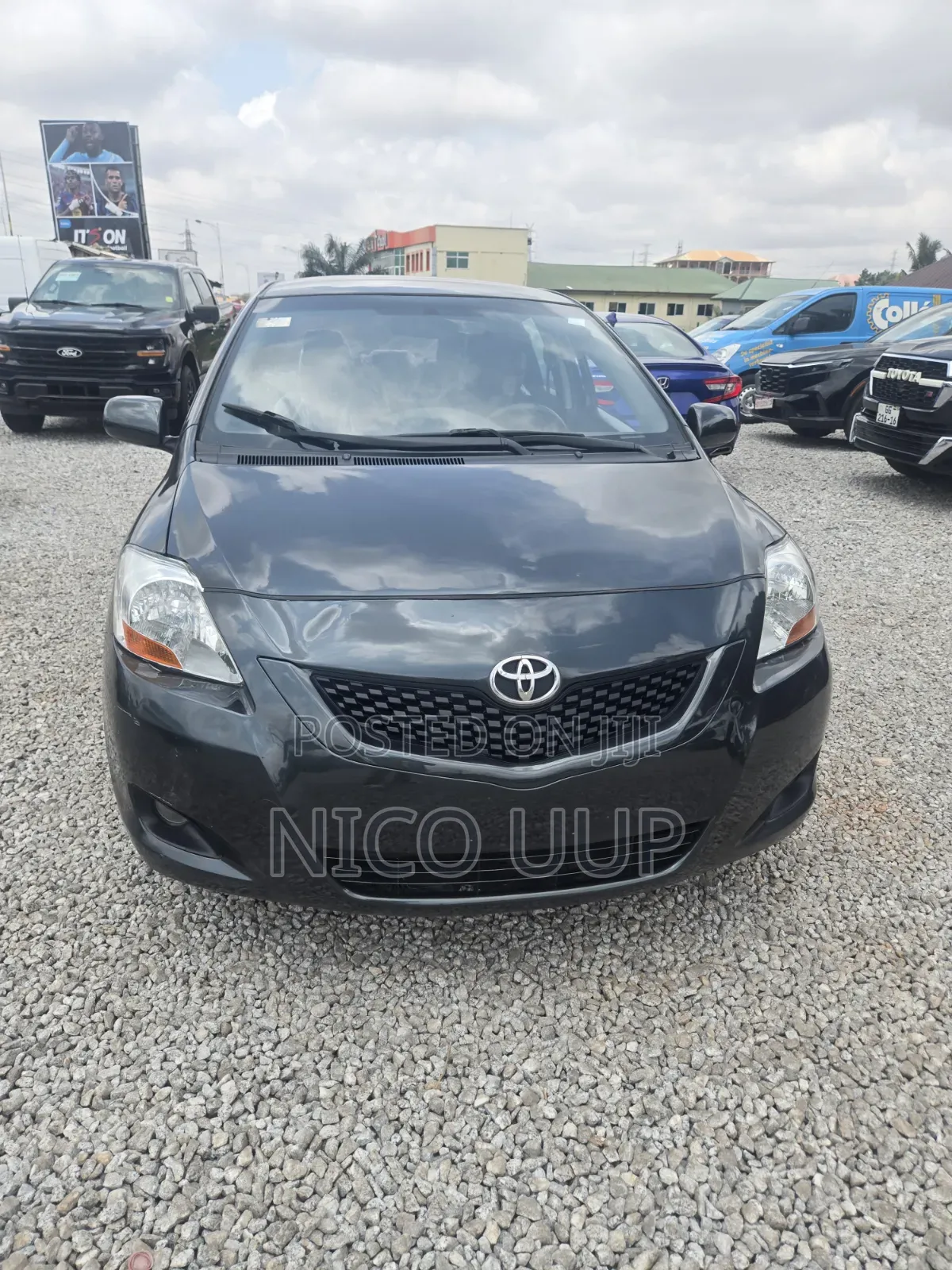 Toyota Yaris Base Sedan 4dr 2011 Matt Black
