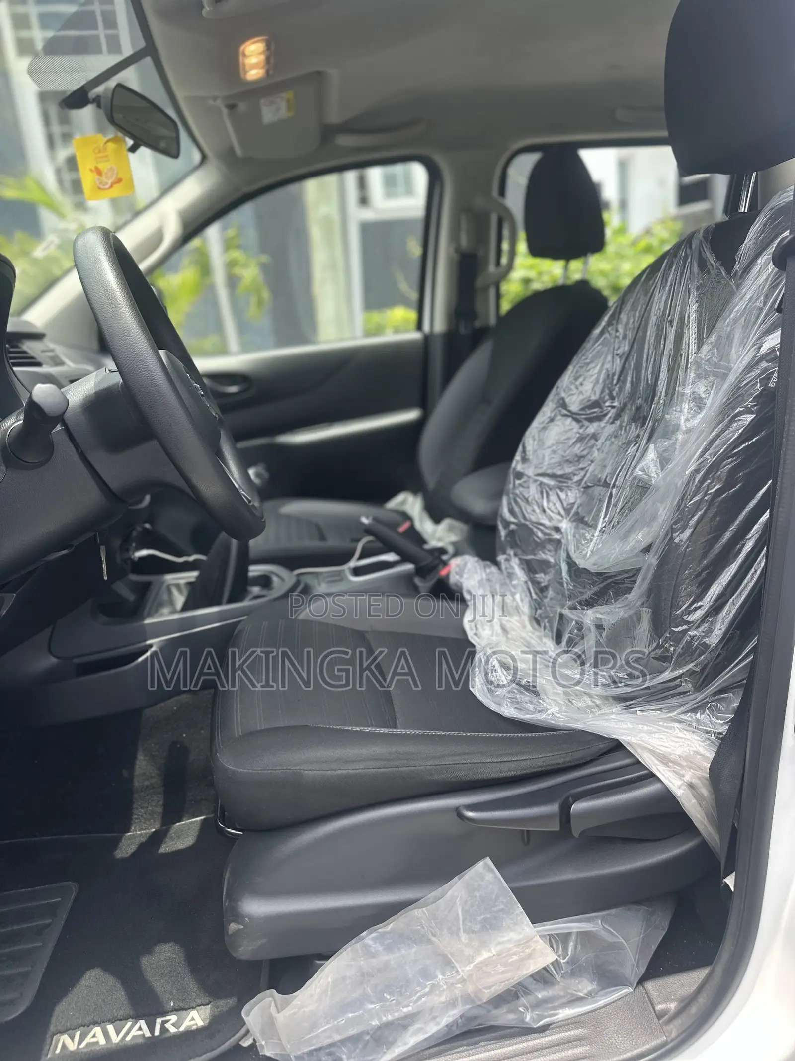 Nissan Navara 2023 White