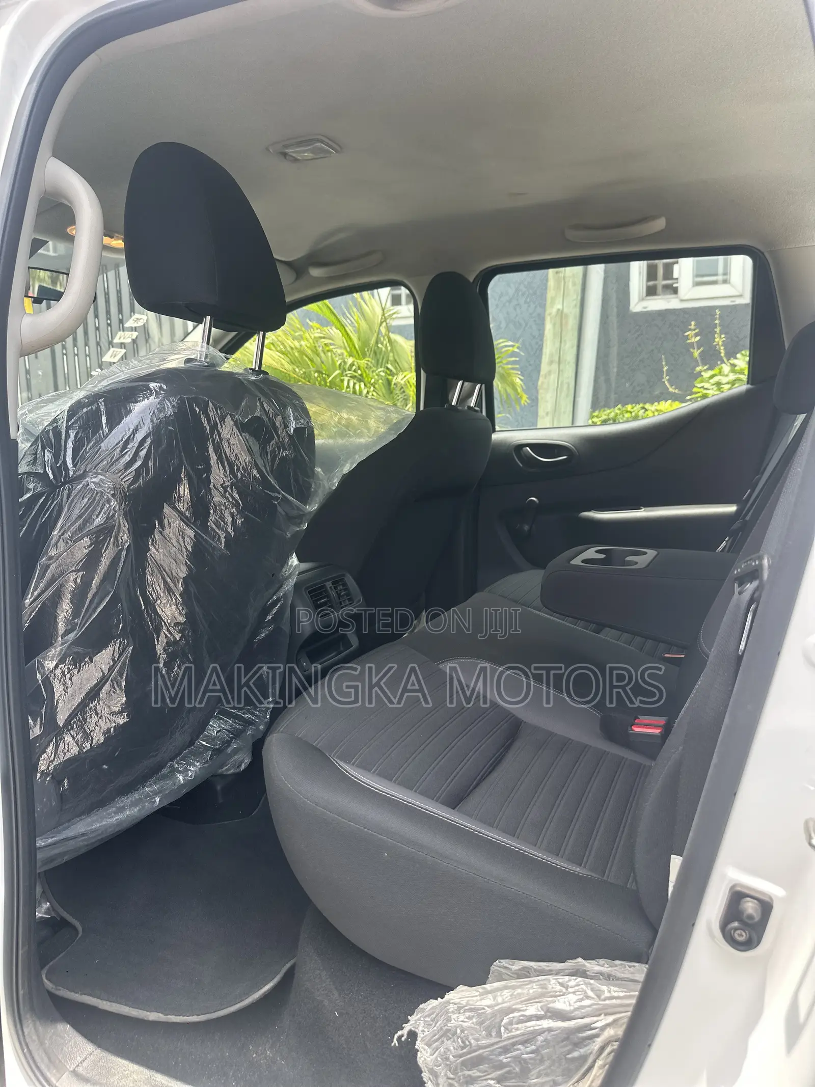 Nissan Navara 2023 White