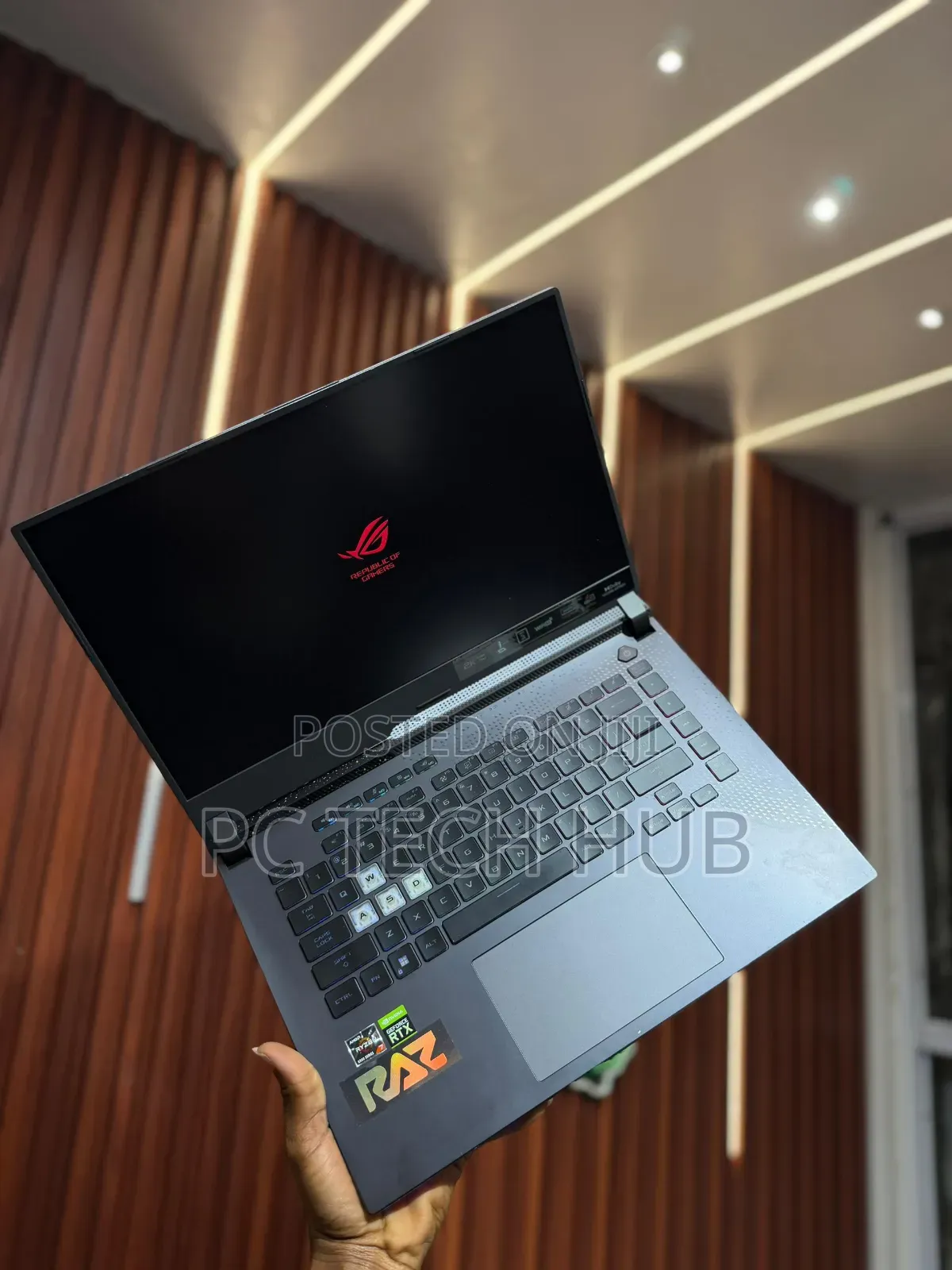 Laptop Asus ROG Strix G15 16GB AMD Ryzen 7 SSD 1T