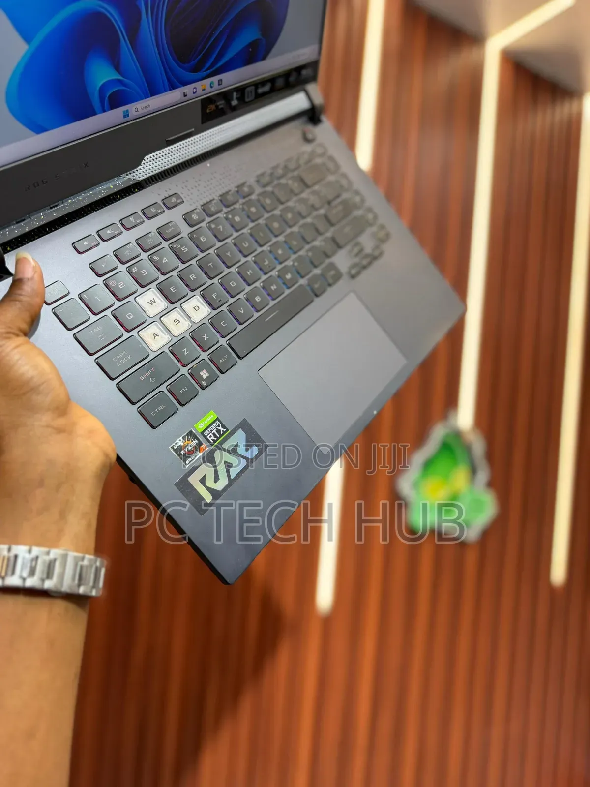 Laptop Asus ROG Strix G15 16GB AMD Ryzen 7 SSD 1T