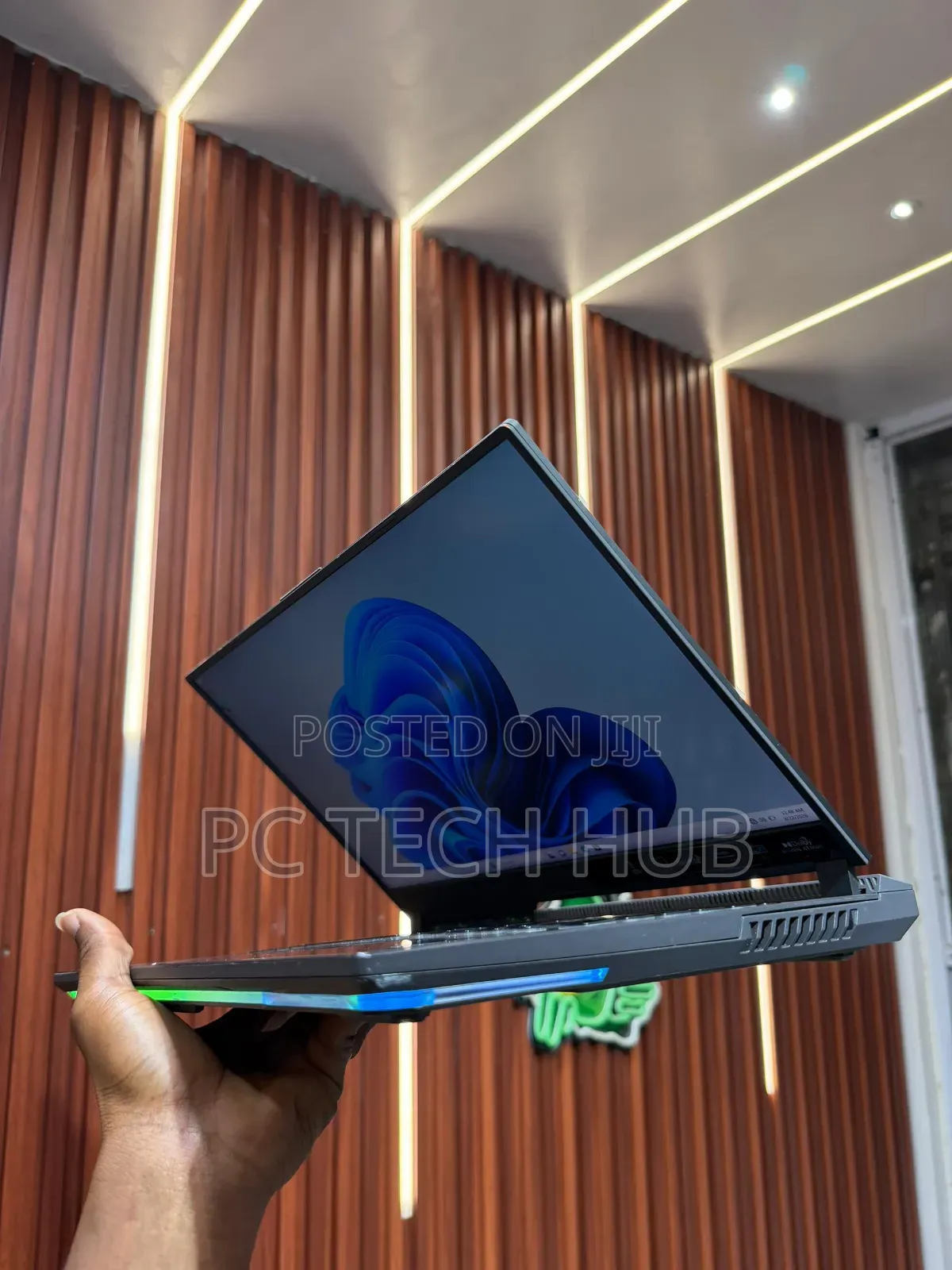 Laptop Asus ROG Strix G15 16GB AMD Ryzen 7 SSD 1T
