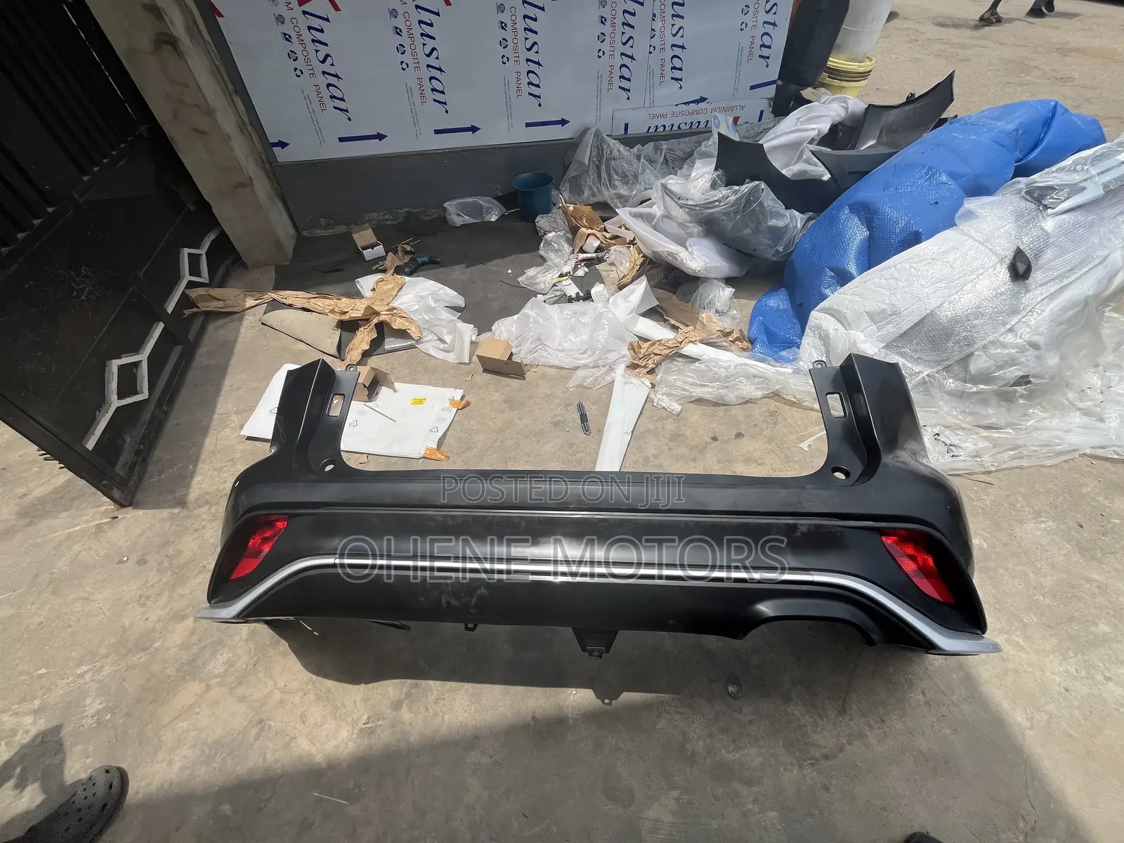 Toyota Highlander 2021-2022 Complete Back Bumper Available