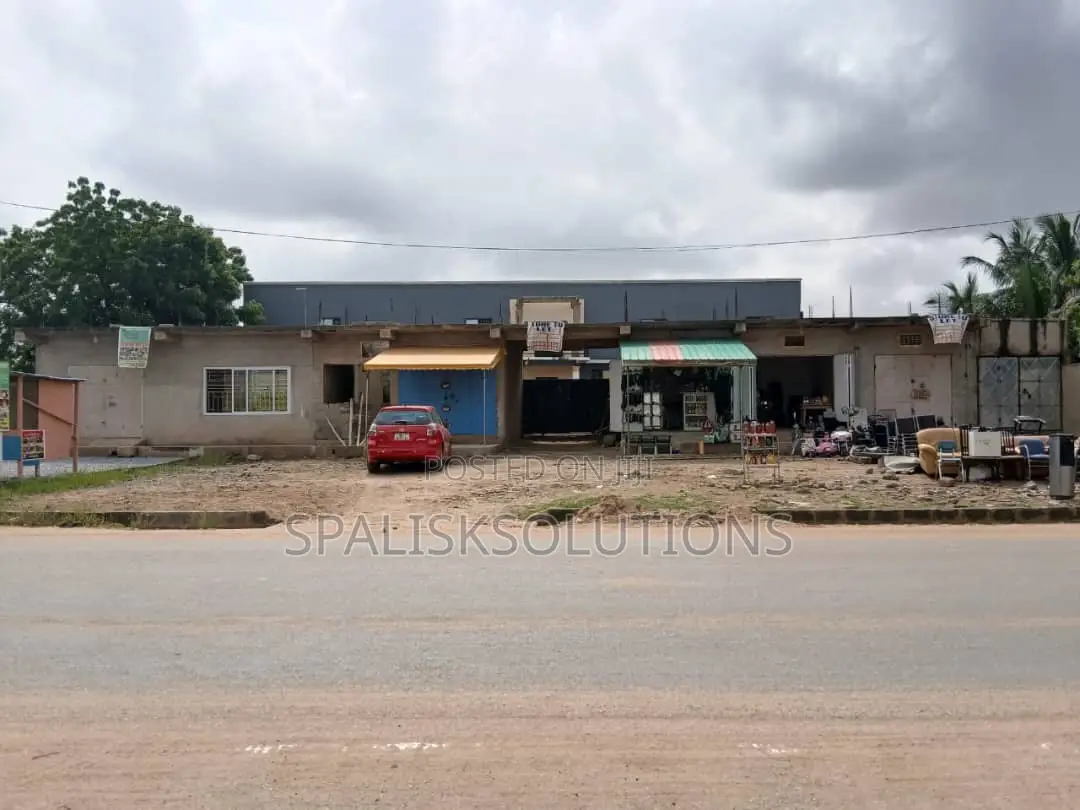 7bdrm House in Amasaman for sale