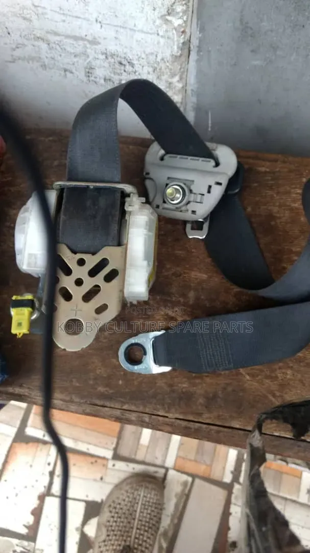 Original Toyota Hilux Car Seat Belt Available for All Cars