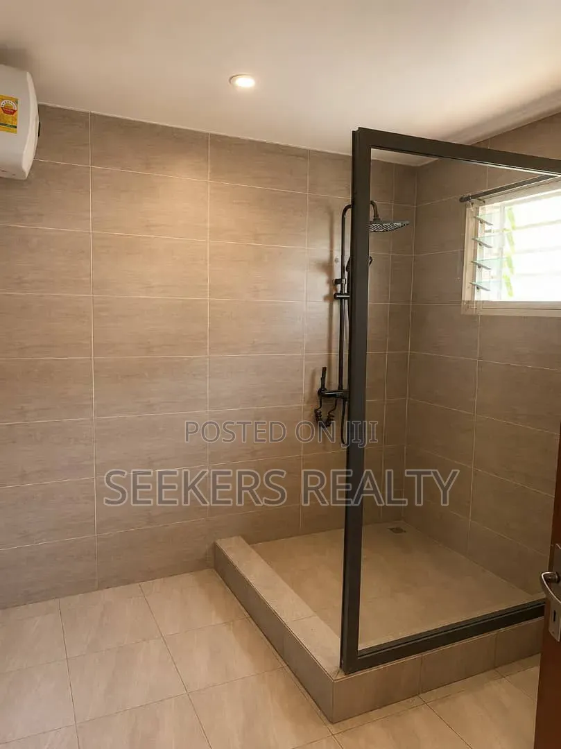 Furnished 2bdrm Apartment in Seekers Realty, Dzorwulu for rent