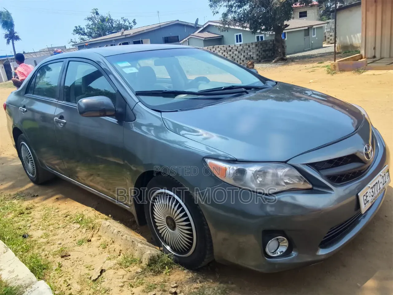 Toyota Corolla LE 4dr Sedan (1.8L 4cyl 4A) 2013 Gray