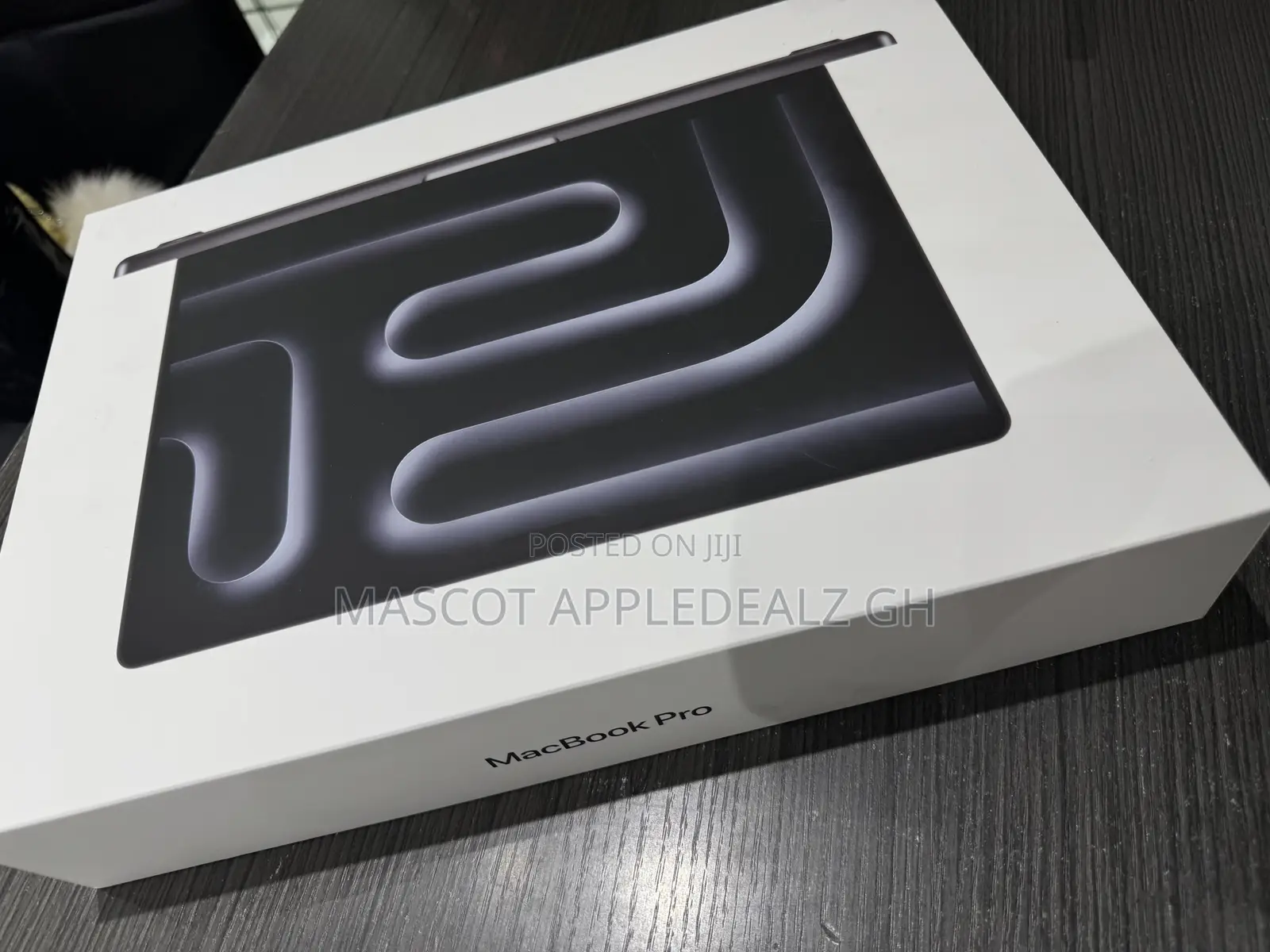 New Laptop Apple MacBook Pro 2024 M4 16GB Apple M4 SSD 512GB