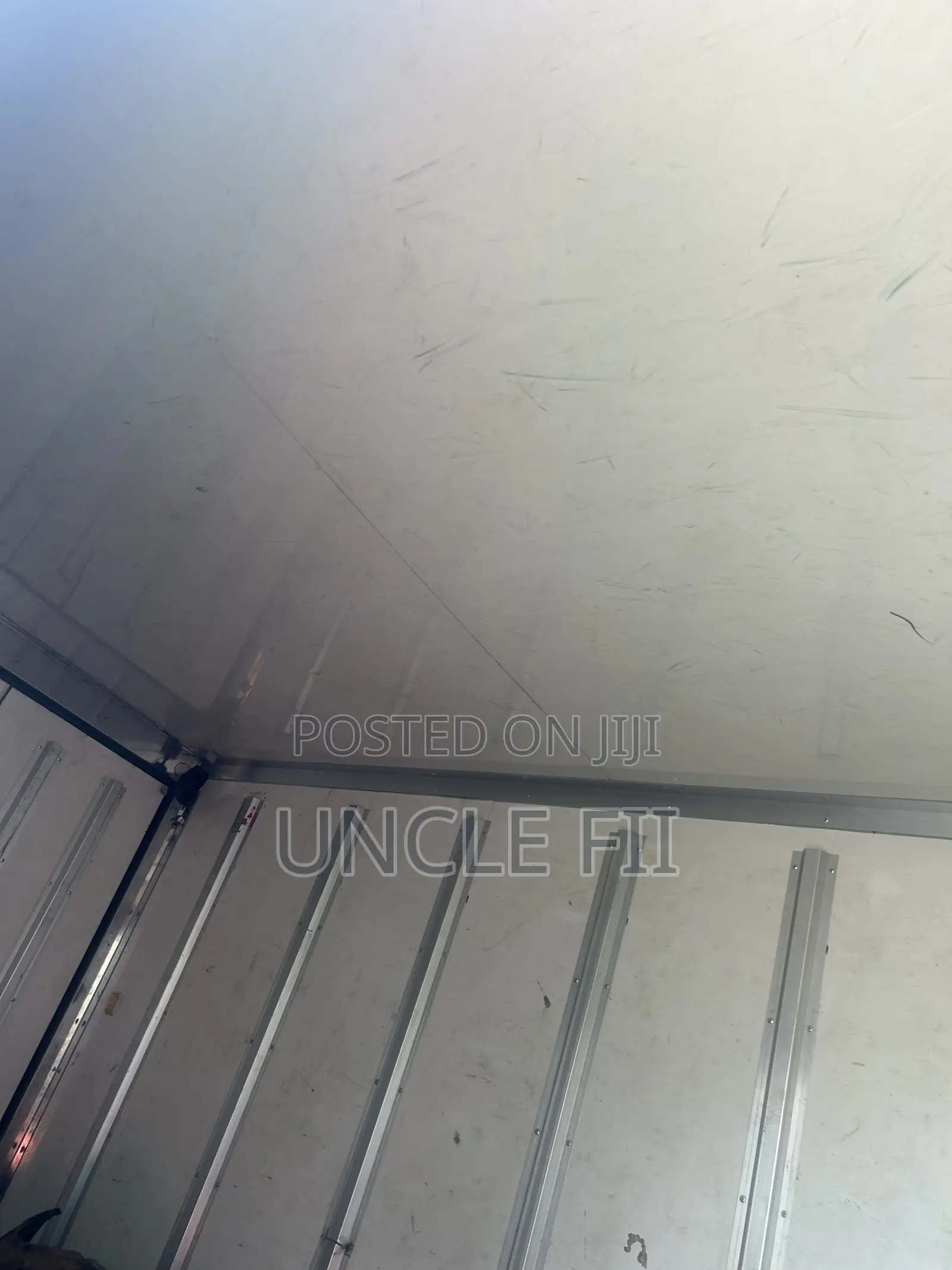 Hyundai Gold Freezer Car