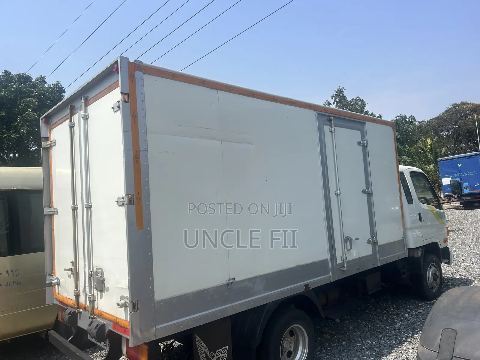 Hyundai Gold Freezer Car
