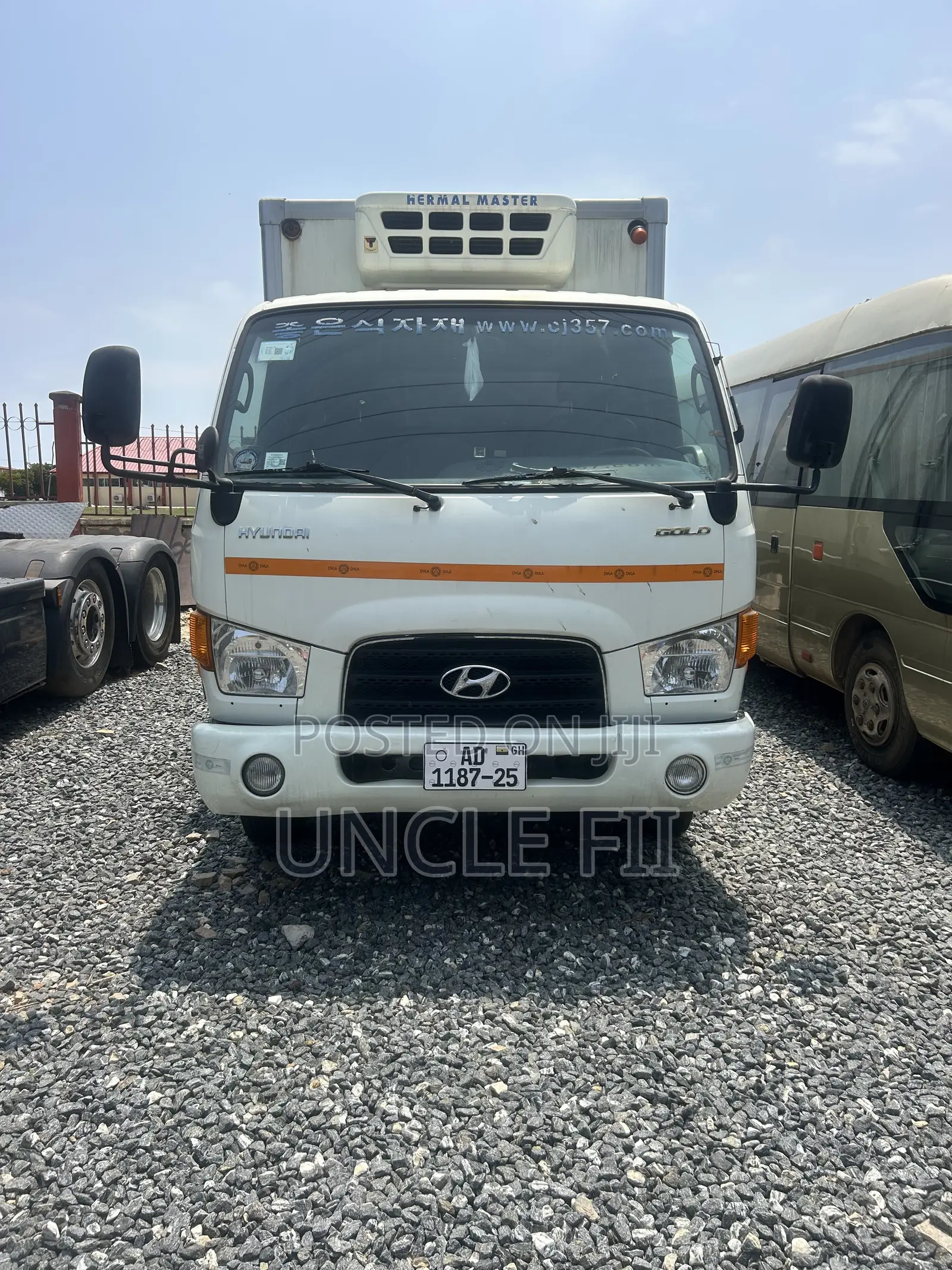 Hyundai Gold Freezer Car