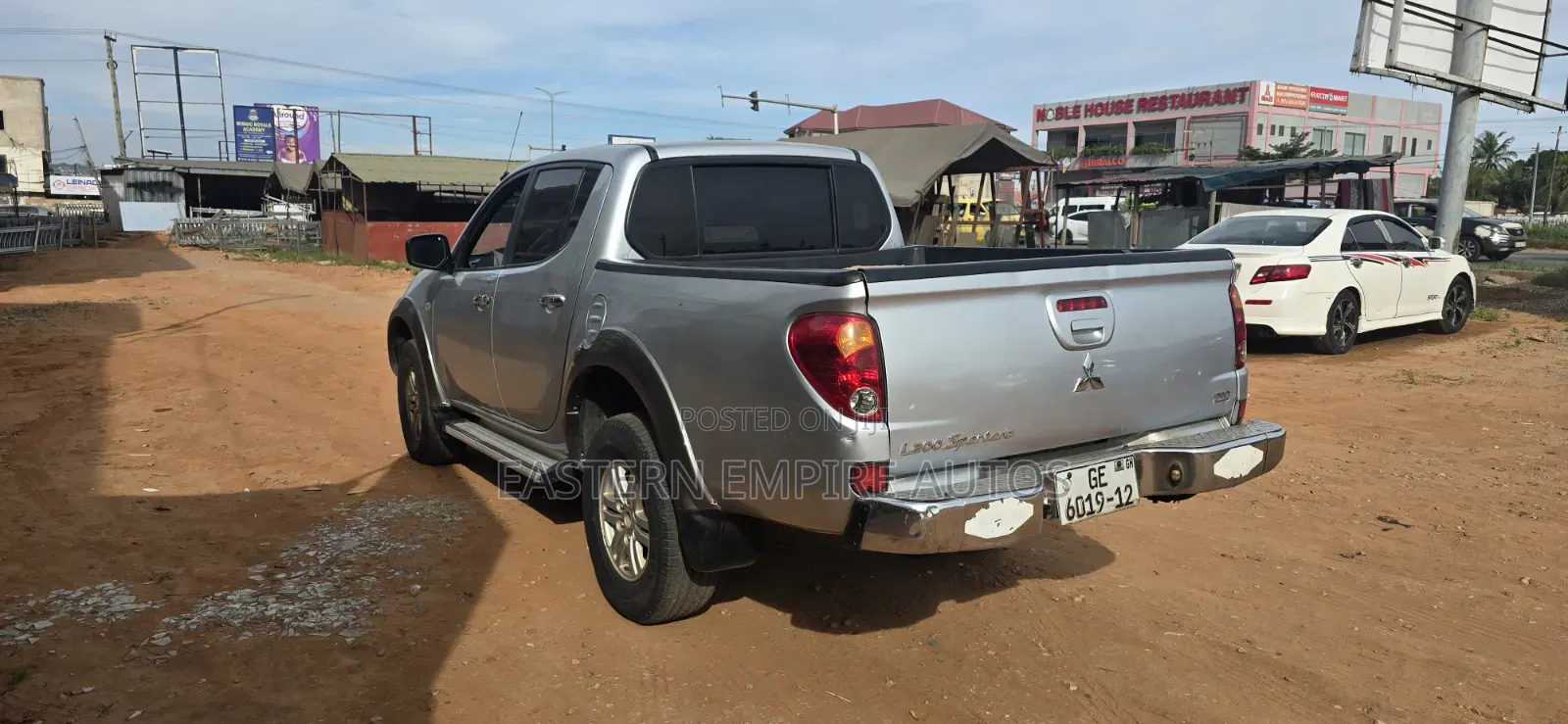 Mitsubishi L200 Double Cab 2.5 136hp 4WD 2012 Gray