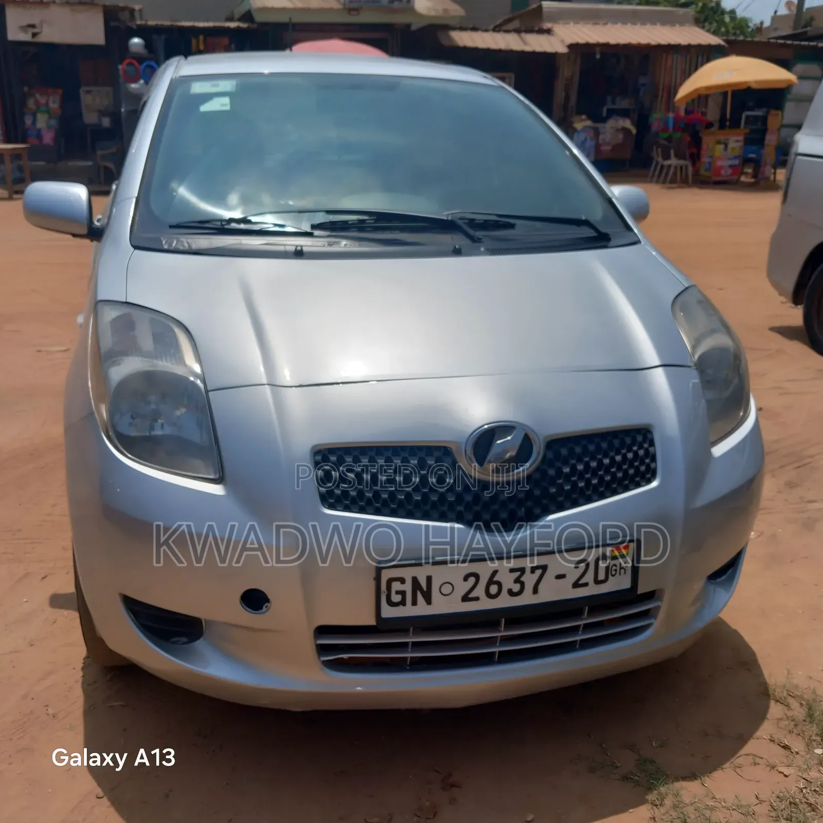 Toyota Vitz 2010 Silver