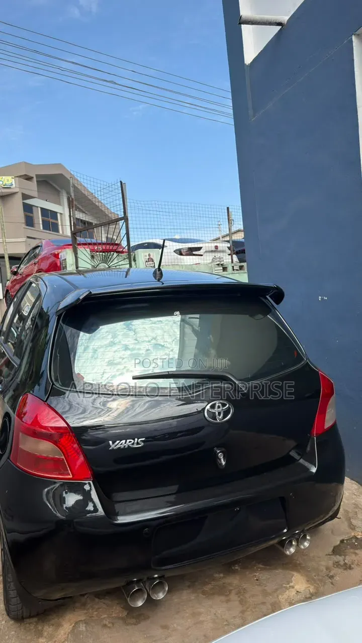 Toyota Yaris 2010 Black