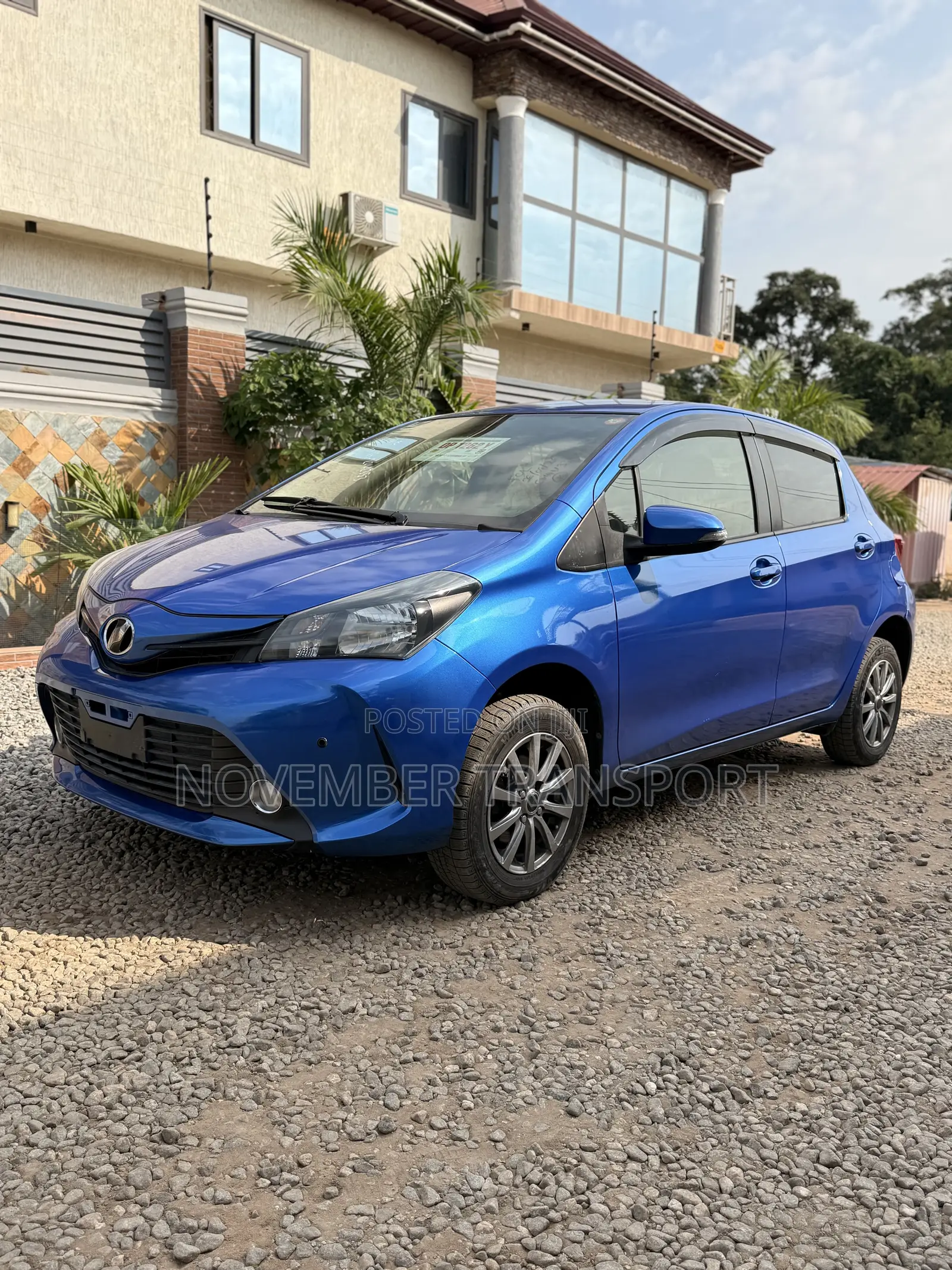Toyota Vitz 1.3 FWD 5dr 2015 Blue