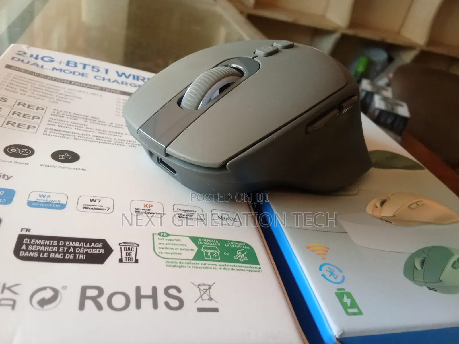 Rechargeable Wireless Mouse With Bluetooth N a Digital Display