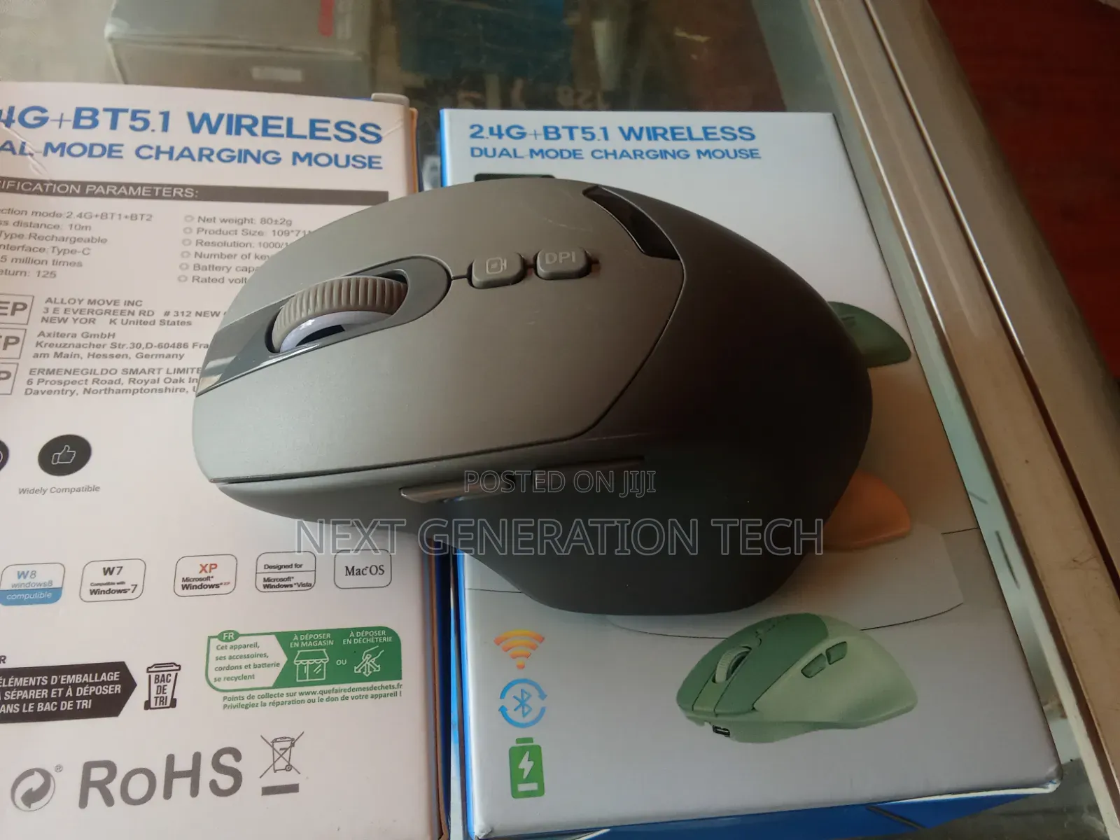 Rechargeable Wireless Mouse With Bluetooth N a Digital Display