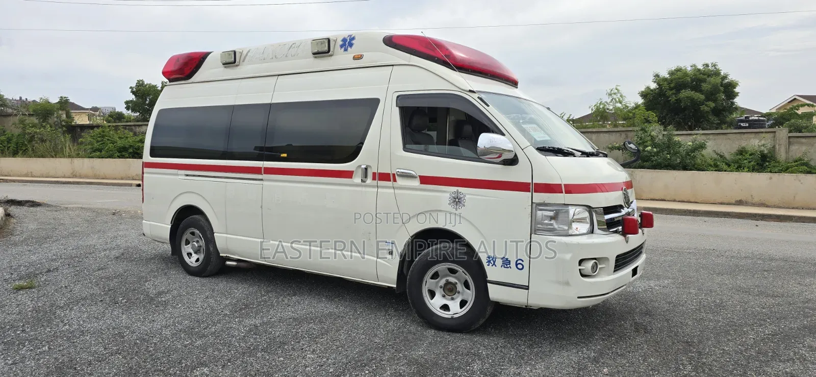 Toyota HiAce 2013 White