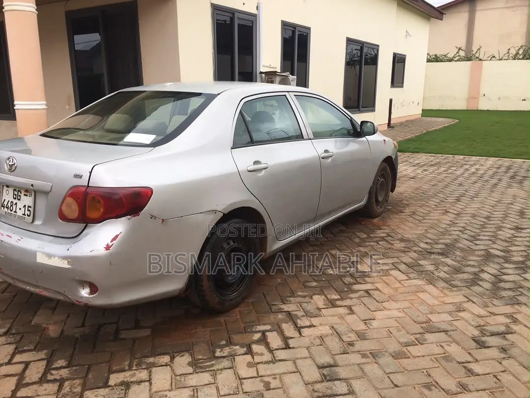 Toyota Corolla LE 4dr Sedan (1.8L 4 cyl 4A) 2009 Silver