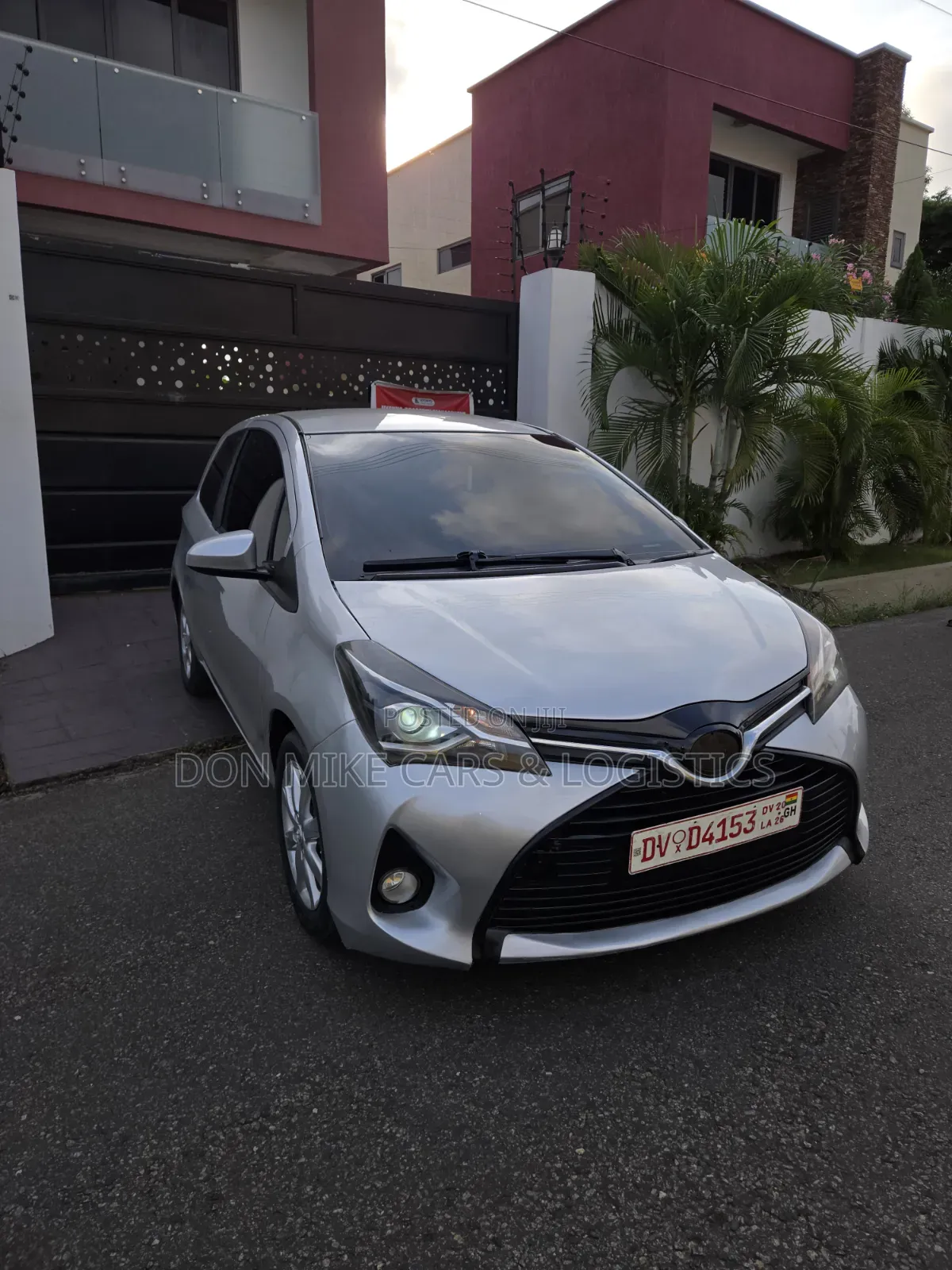 Toyota Yaris L Hatchback 3dr 2015 Silver