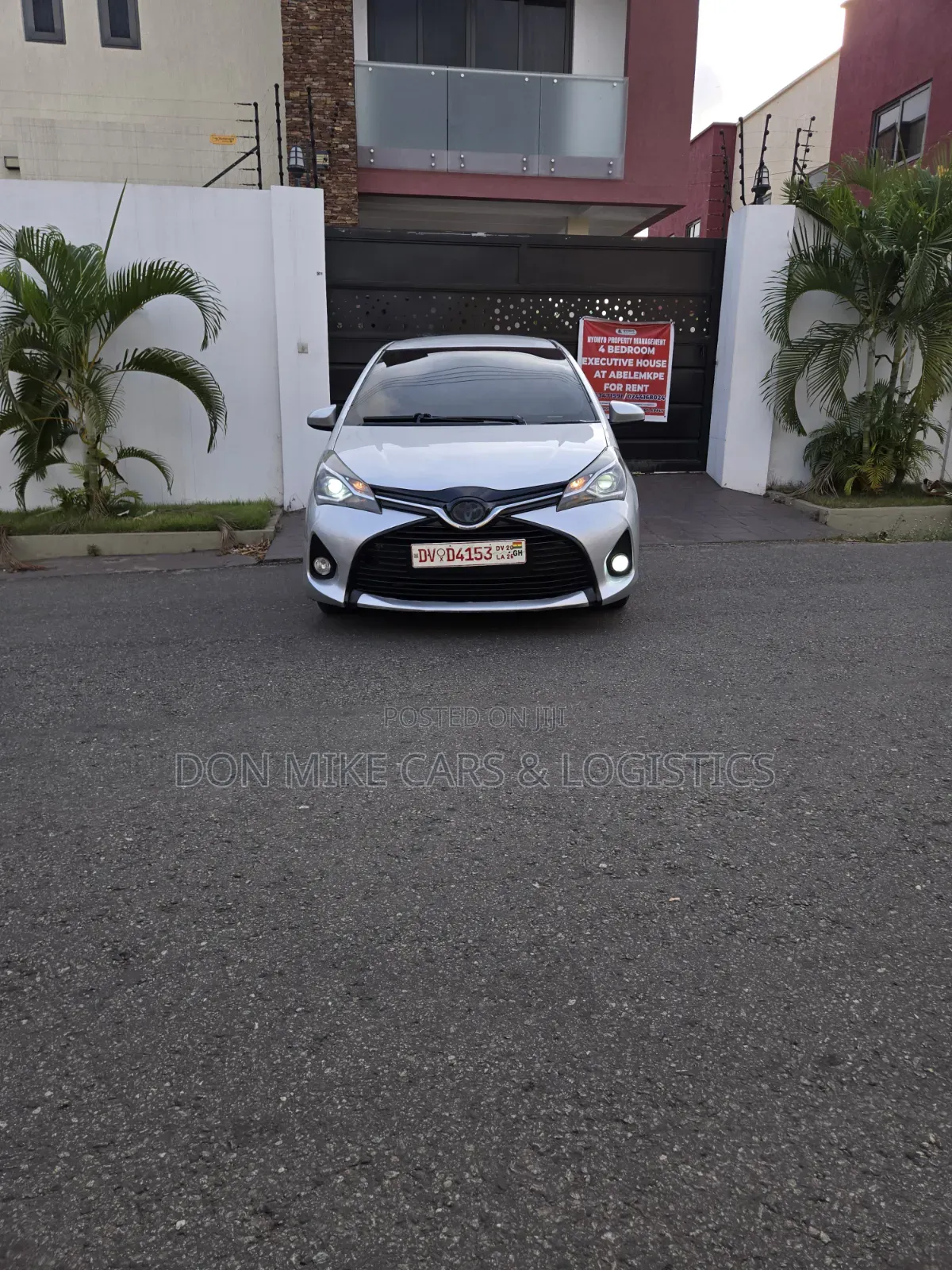 Toyota Yaris L Hatchback 3dr 2015 Silver