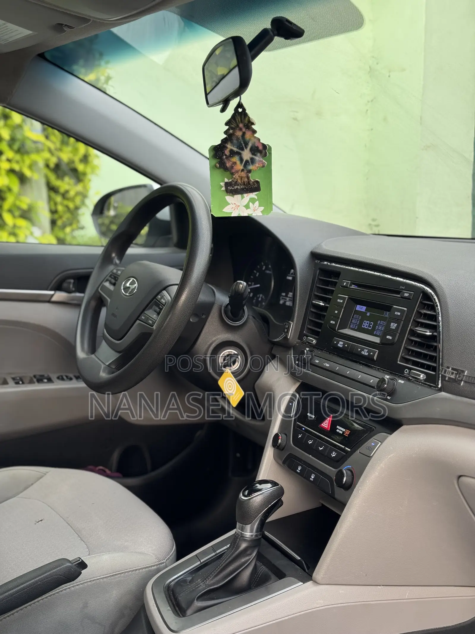 Hyundai Elantra SE Sedan FWD (2.0L 4cyl 6M) 2017 Silver