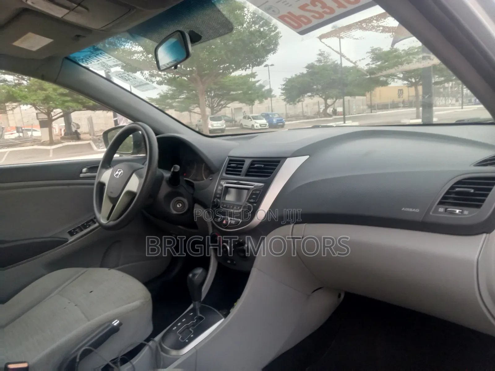 Hyundai Accent SE Sedan 2017 Silver
