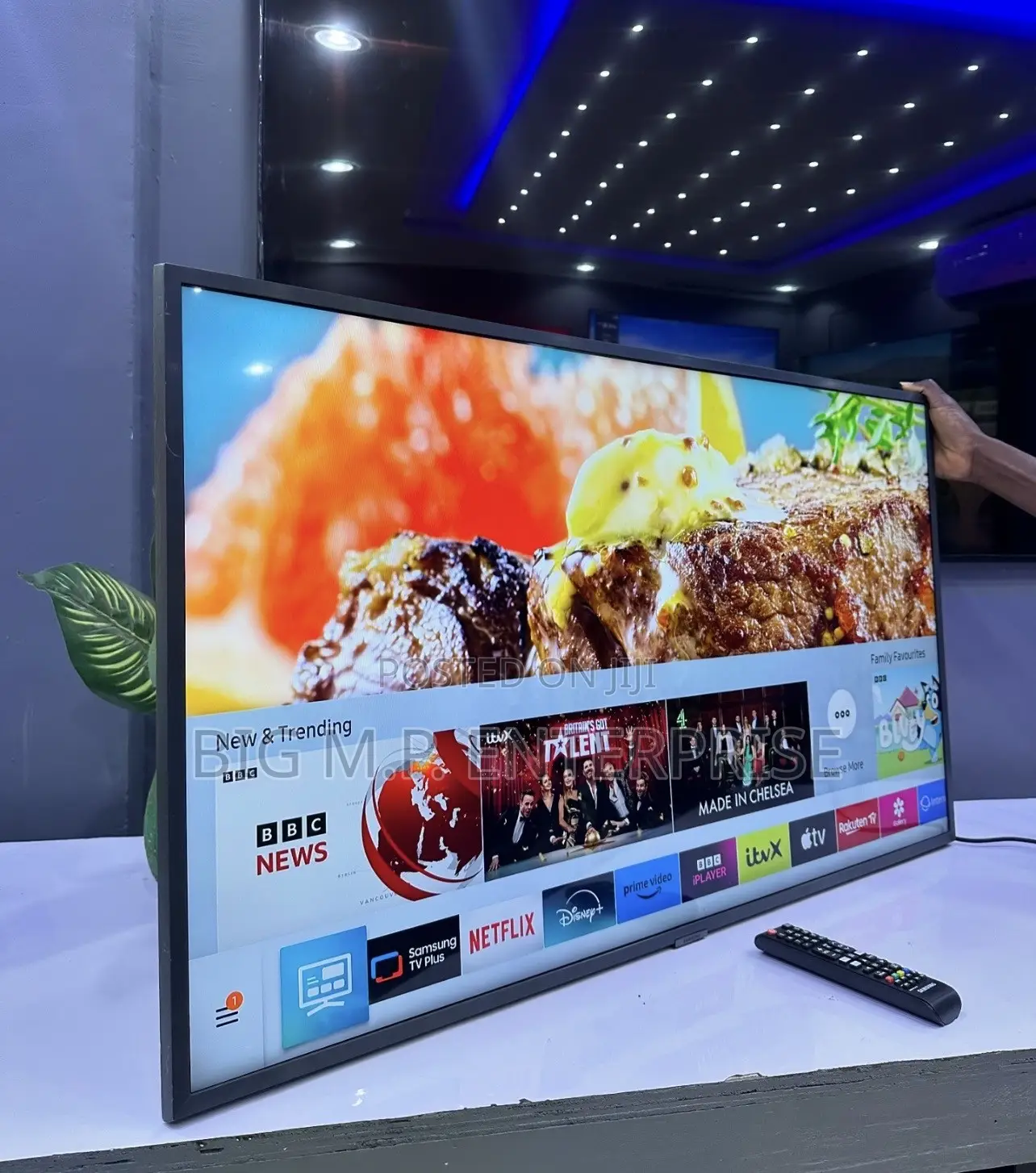 Samsung 43 Inches Series 7. Smart Digital Satellite, UHD Display.