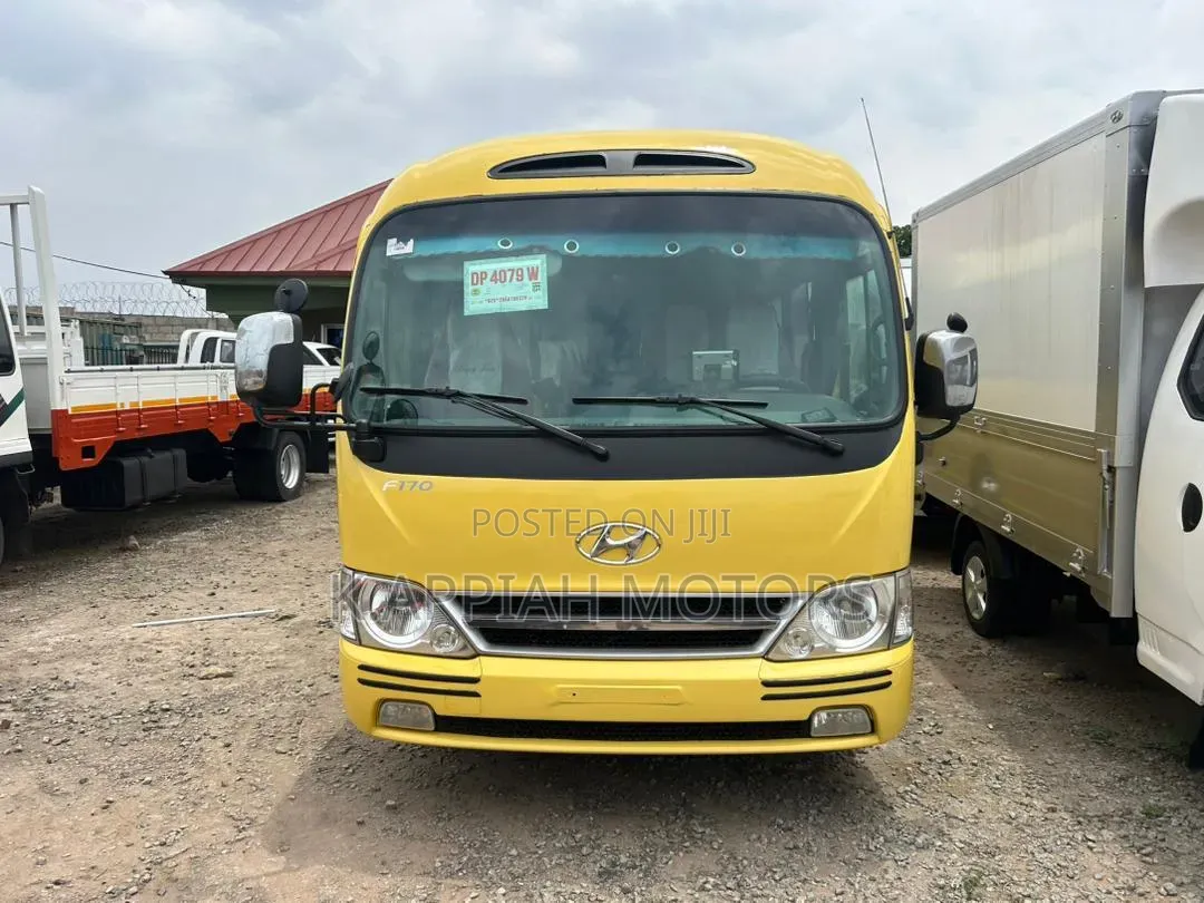 Hyundai County 2017 Yellow