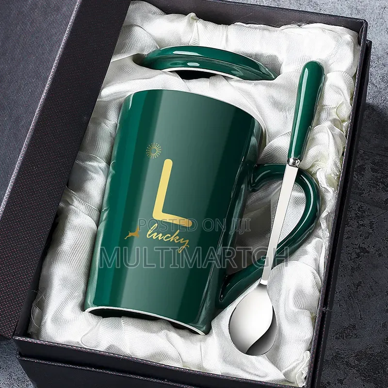 Ceramic Mug With Lid and Spoon in Gift Box