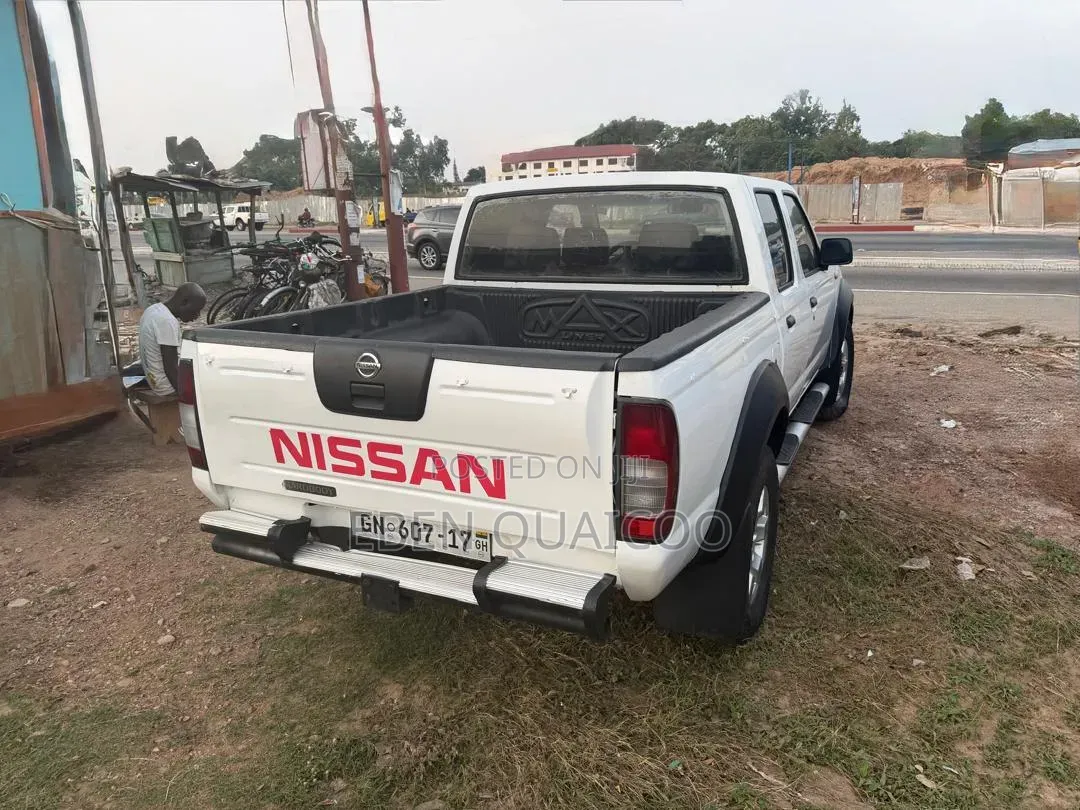 Nissan Pick-Up 2016 White