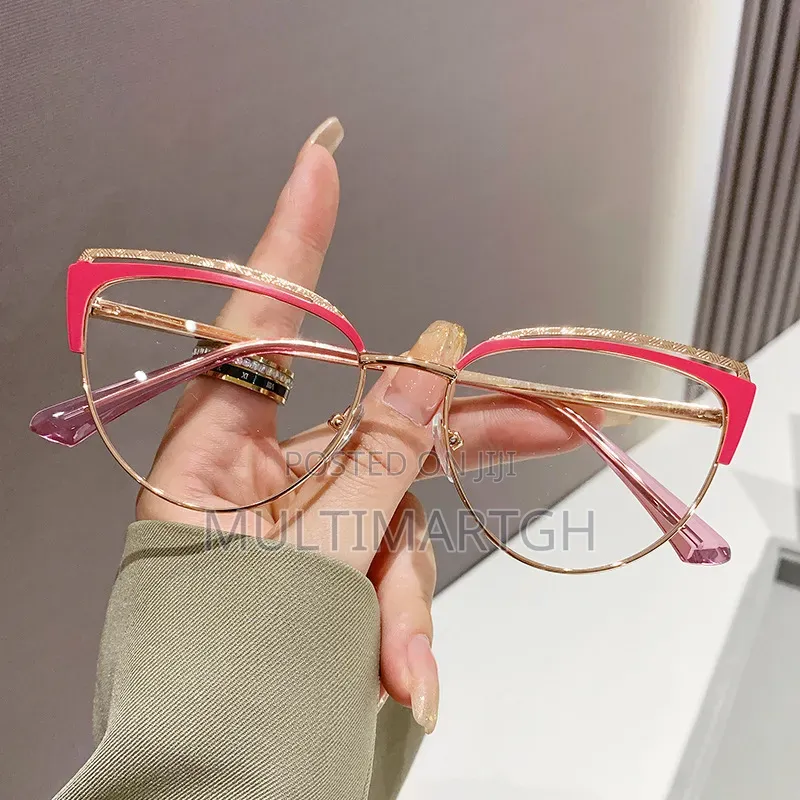 Ladies Cat-Eye Photochromic and Anti-Blue Light Spectacles