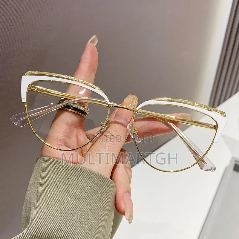 Ladies Cat-Eye Photochromic and Anti-Blue Light Spectacles