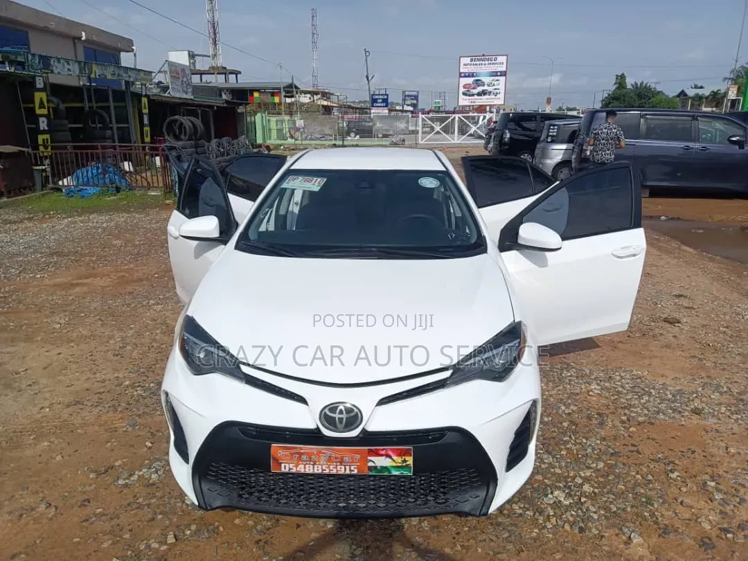 Toyota Corolla 2018 White
