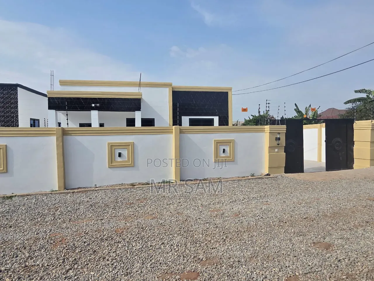 3bdrm House in Sam Properties, Adade for sale