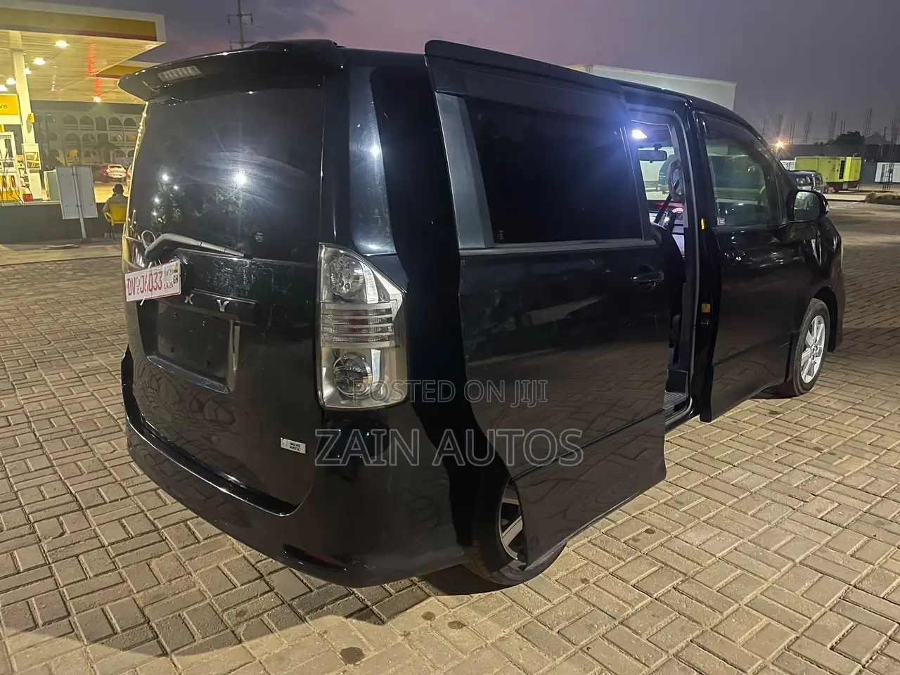 Toyota Voxy 2010 Black