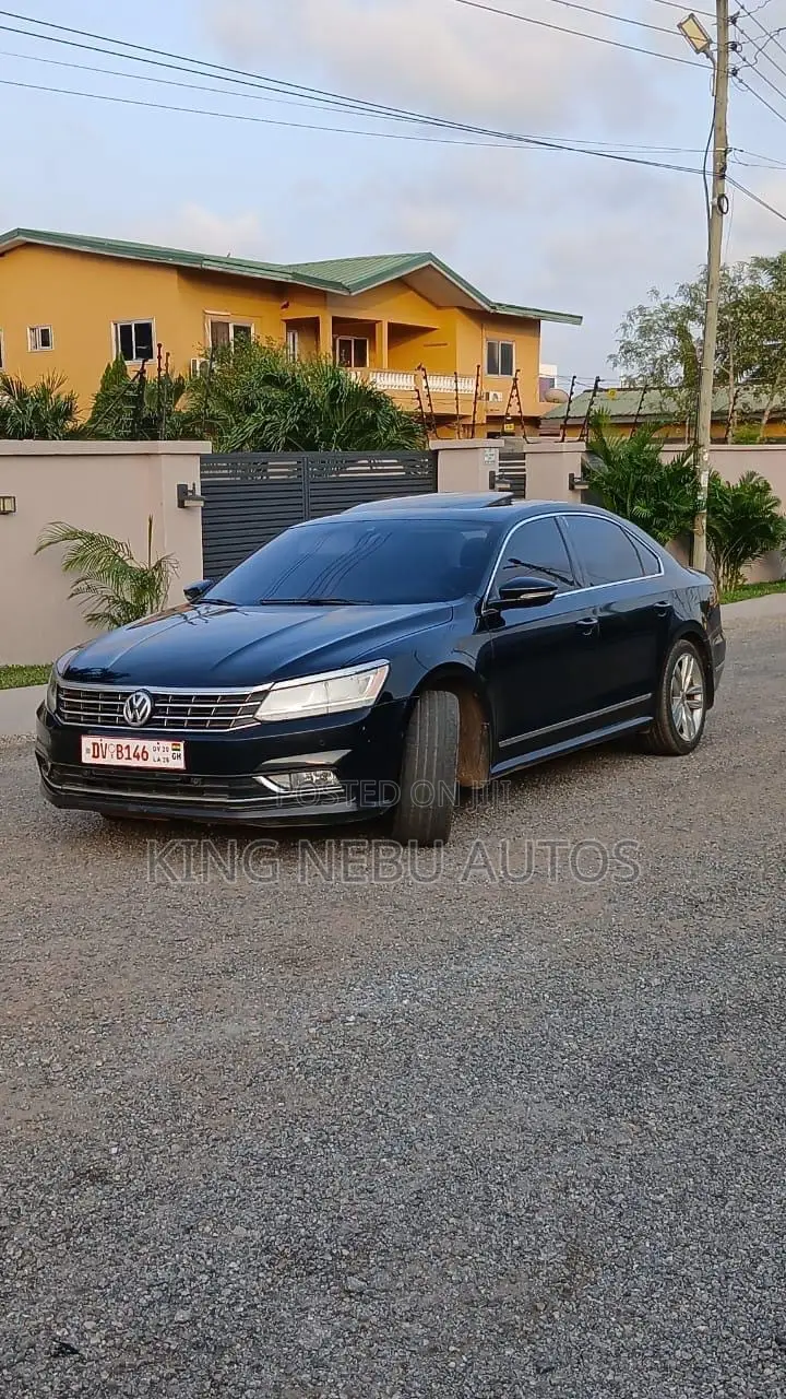 Volkswagen Passat 2.0T Wolfsburg Edition 2019 Blue