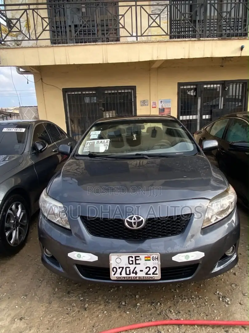 Toyota Corolla LE 4dr Sedan (1.8L 4cyl 4A) 2010 Gray