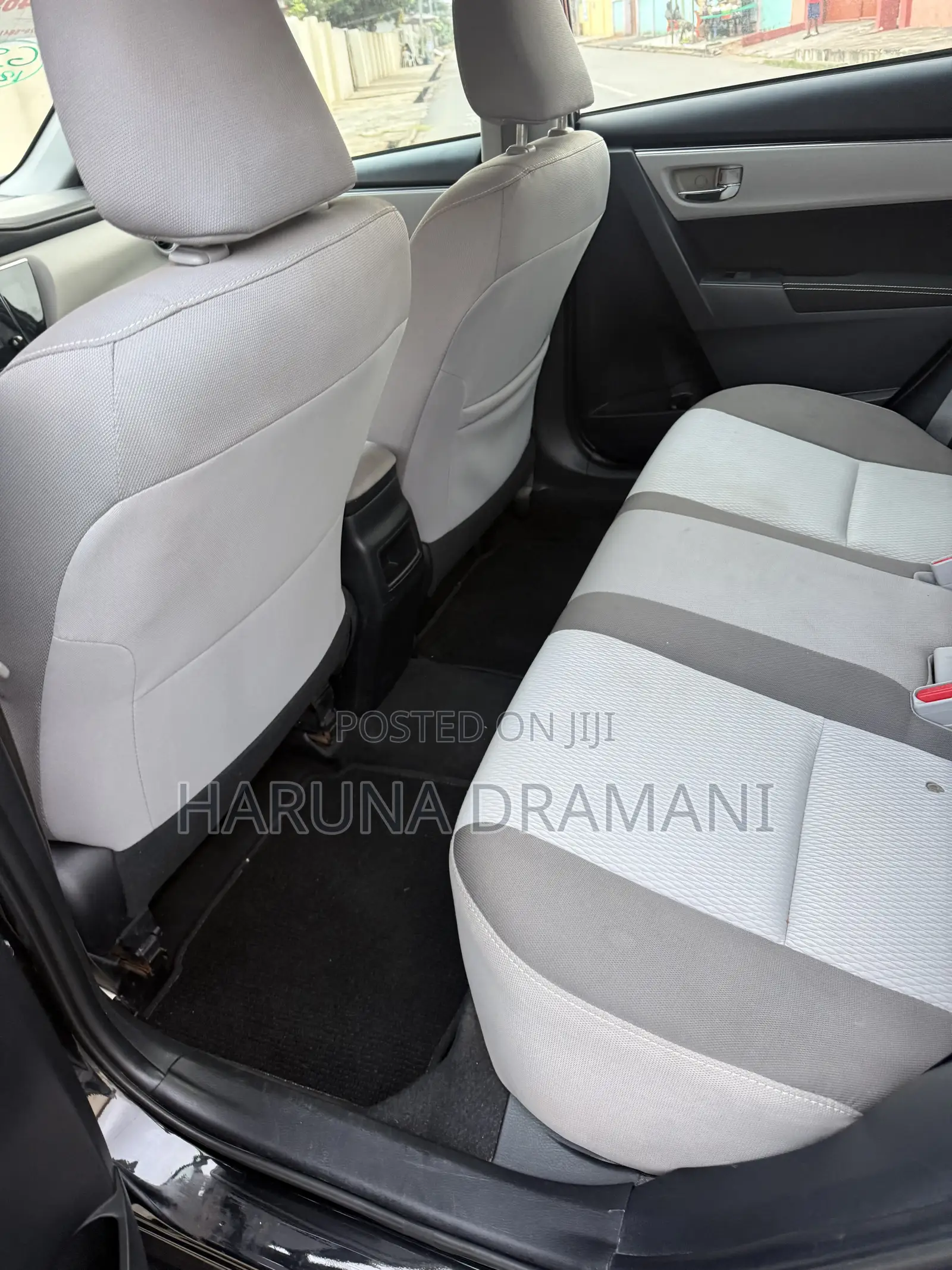 Toyota Corolla LE (1.8L 4cyl 2A) 2019 Black