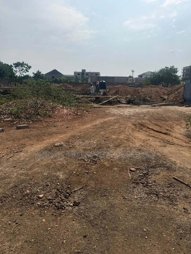 60x110ft Land for Sale at New Legon